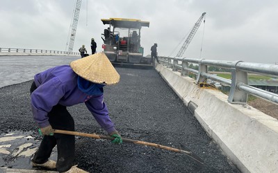 Dốc tổng lực thi công cao tốc Diễn Châu - Bãi Vọt trước giờ thông xe