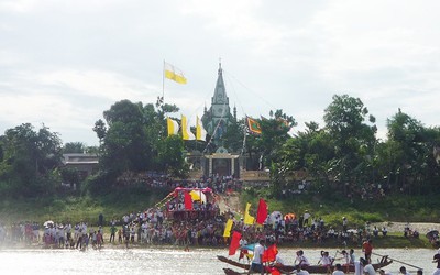 Lễ hội đua thuyền kẻ Mui