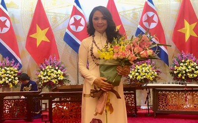 NSND Thái Bảo: “Xúc động khi được ông Kim Jong-un cảm ơn và tặng hoa”