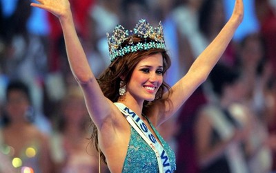Ngắm nhan sắc "nghiêng nước nghiêng thành" của 10 Hoa hậu Thế giới đẹp nhất lịch sử