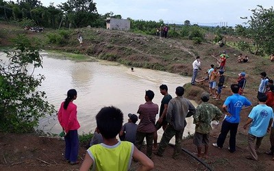 Rủ nhau đi bắt cá, hai học sinh đuối nước thương tâm