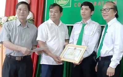 Gia Lai: Khen thưởng tài xế taxi đỡ đẻ cho sản phụ trên xe