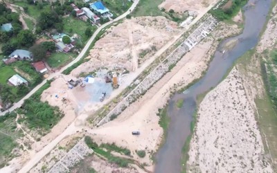 Kon Tum: Hàng nghìn m3 đá trái phép vùi lấp sông Pô Kô