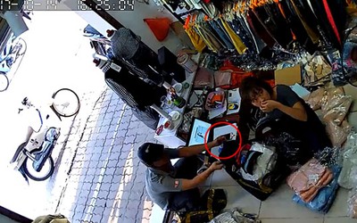 Clip: Vờ mua hàng, người đàn ông trộm iPhone trước mặt nhân viên