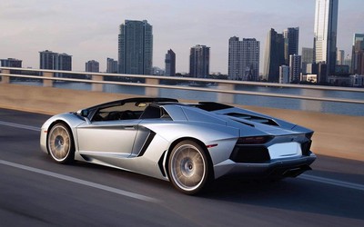 Clip: Cận cảnh quá trình sản xuất siêu xe Lamborghini Aventador