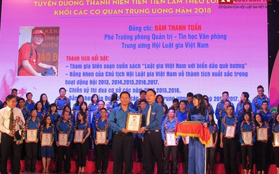 70 thanh niên vinh dự nhận danh hiệu “Thanh niên tiên tiến làm theo lời Bác”