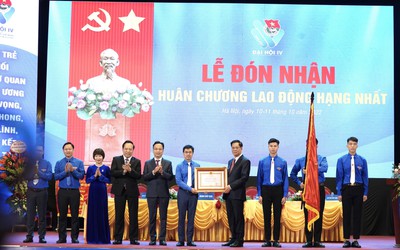 Đoàn khối các cơ quan Trung ương nhận Huân chương Lao động hạng nhất