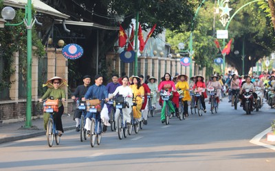 Kết nối áo dài với du lịch di sản tại Hà Nội