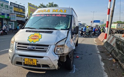 Bắt giam tài xế xe khách Hoa Mai tông xe máy khiến 3 người thương vong