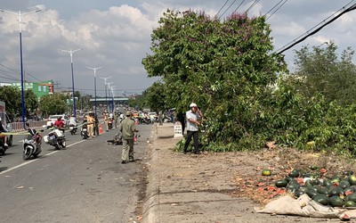 Nghi vấn thiếu gia đua "xế hộp", tông nam thanh niên bán dưa bên đường tử vong