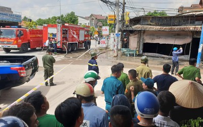 Tiệm cầm đồ bị lửa thiêu rụi, 3 người tử vong