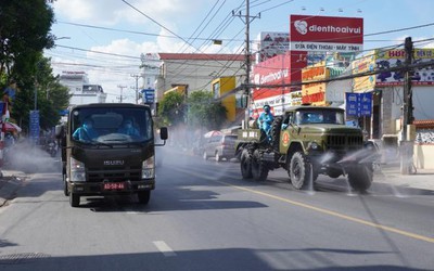 Bình Dương: Tiêm vắc xin và phun khử khuẩn trên diện rộng