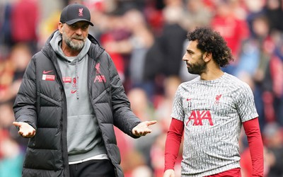 HLV Klopp xin lỗi vì đã "nói quá nhiều"