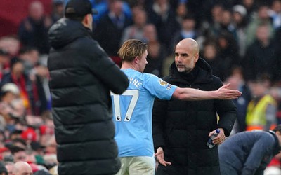 Quyết định của Pep Guardiola khiến De Bruyne phát cáu