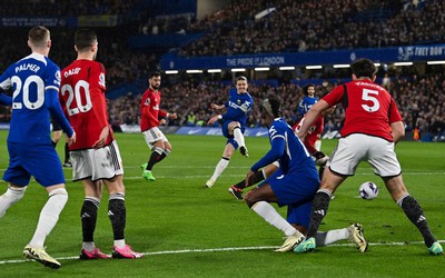 Man United đạt kỷ lục lạ sau khi thua ngược cay đắng trước Chelsea