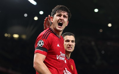 Ghi bàn đưa M.U ngược dòng, Maguire giúp Premier League tạo lịch sử