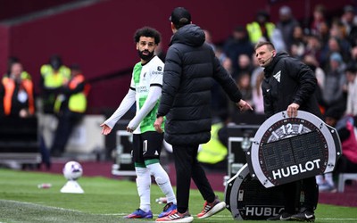 Salah trả lời ngắn gọn và kỳ lạ về vụ cãi nhau với Klopp