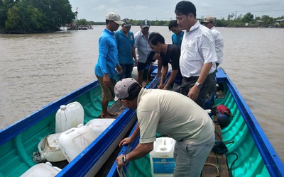 Cà Mau: Tàu chở hàng bất ngờ bị chìm gây thiệt hại hơn 400 triệu đồng