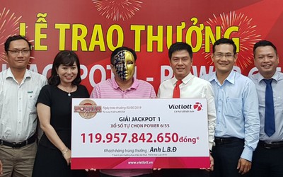 Đại gia Cà Mau trúng jackpot Vietlott 120 tỷ đồng