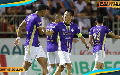 Bất bại 8 trận liền, Hà Nội FC thống trị danh hiệu tháng 8 của V.League