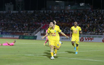 Chấn thương trở nặng, Công Phượng sớm chia tay V.League 2022