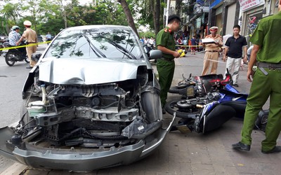 Hải Phòng: Ô tô đâm liên hoàn xe máy, 2 người bị thương