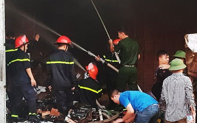 Quảng Ninh: Cháy kho ngoại quan tại Móng Cái