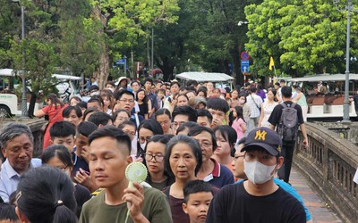 Sức hút của 'Lễ hội ánh sáng' tại Festival nghệ thuật Quốc tế Huế 2024