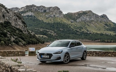 Hyundai i30 Fastback giá từ 616 triệu đồng tại Vương quốc Anh