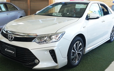 Toyota Camry bản thể thao 2.0G Extremo có giá từ 1,04 tỷ đồng