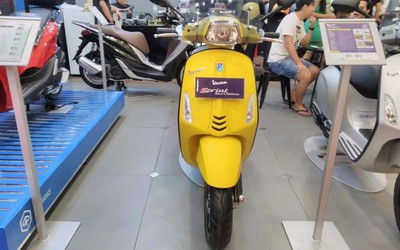 Hút mắt Vespa Sprint Sport bản đặc biệt vừa trình làng