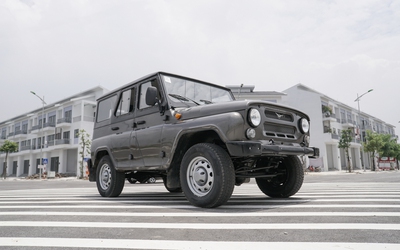 Điều đặc biệt của UAZ Hunter diesel vừa "cập bến" thị trường Việt Nam