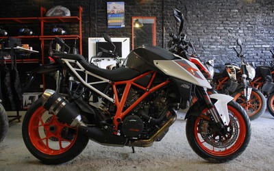 KTM 1290 Super Duke R 2017 có xứng với giá tiền 638 triệu đồng?