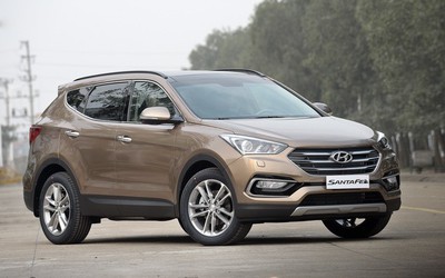 Hyundai SantaFe 2017 giảm giá tới 230 triệu đồng