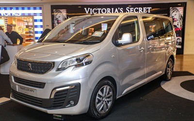 MPV Peugeot Traveler công bố giá bán từ 536 triệu đồng