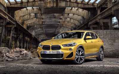 So sánh sự thay đổi trên BMW X2 mới so với “đàn anh” X1