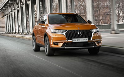 DS7 Crossback -đối thủ Mercedes-Benz GLC công bố giá bán