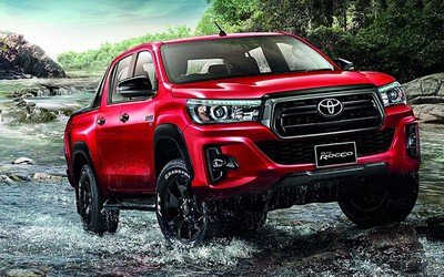 Doanh số thấp, Toyota Hilux Revo facelift ra mắt sớm tại Thái Lan