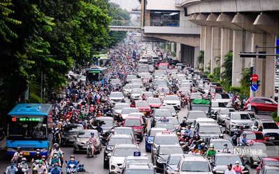 Hà Nội thu phí vào nội đô: Không phải "cây đũa thần" để giải quyết ùn tắc