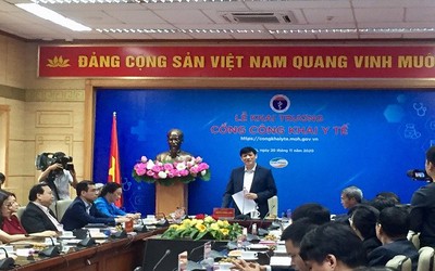 "Hết cửa" mua bán lòng vòng, thổi giá thiết bị y tế