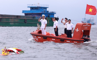 Hoa đăng gửi tới Gạc Ma