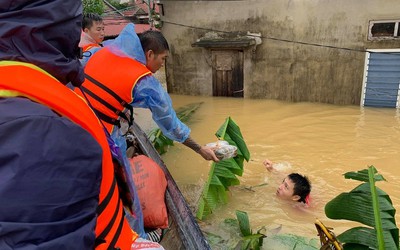 Cano 0 đồng, bánh chưng... hướng về rốn lũ Quảng Bình