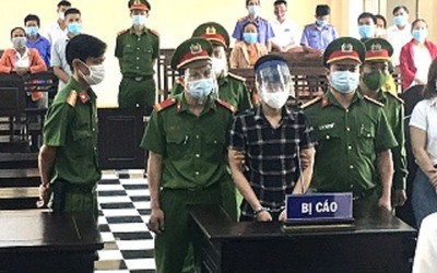 Bản án tử hình cho kẻ chém vợ cũ và nam đầu bếp thương vong