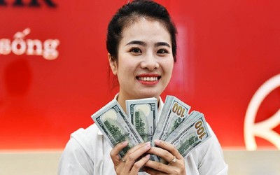 Giá USD ngân hàng lên kịch trần, vượt 25.400 đồng/USD