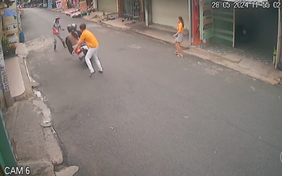 Đồng Nai: Bắt đôi nam nữ cướp giật điện thoại của bé trai rồi bỏ chạy