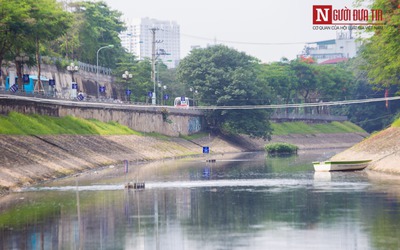 Sông Tô Lịch "đổi đen thay xanh": Nếu hiệu quả cần nhân rộng!