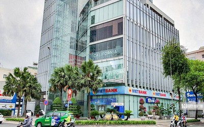 Bị trả lại 1.808 tỷ đồng, VietBank tiếp tục trầy trật mua Lim Tower II