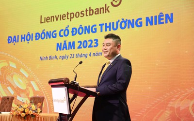 LienVietPostBank nâng "room" ngoại lên 15,5%, đổi tên thành LPBank