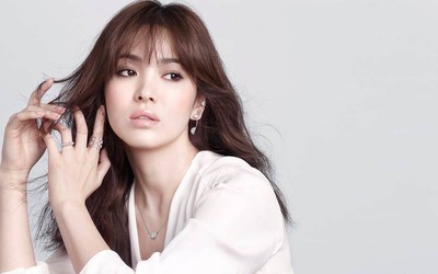 Song Hye Kyo: Người đẹp quốc dân và “trái ngọt” mang tên Hậu duệ mặt trời