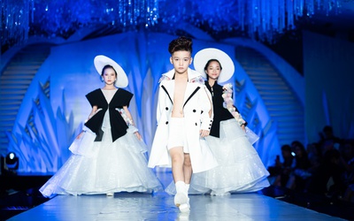 Mẫu nhí thần thái hút hồn, catwalk điêu luyện với giầy cao gót